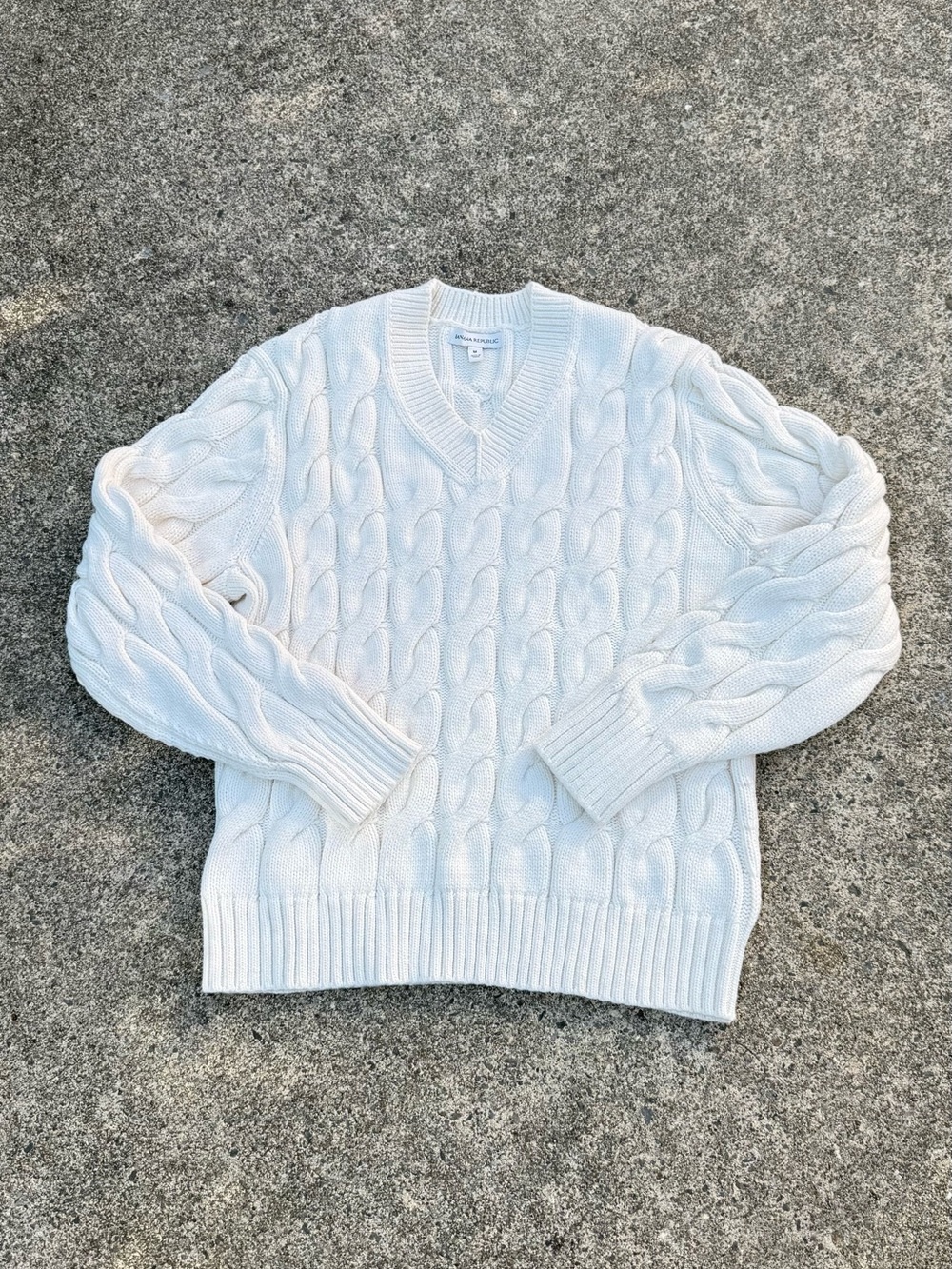 Banana Republic Men’s White Cable Knit Cotton Sweater Size M | Classic V-Neck - Picture 3 of 9